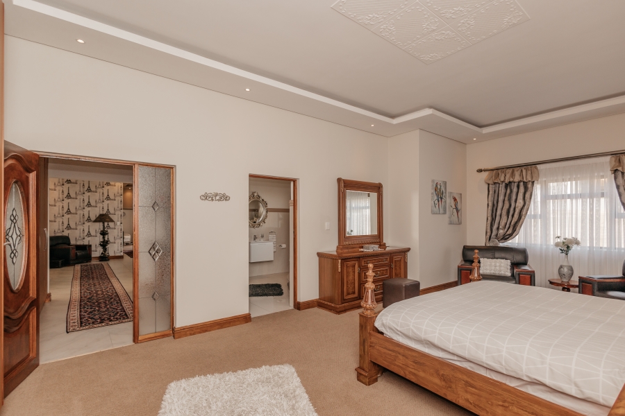 4 Bedroom Property for Sale in Baronetcy Estate Western Cape